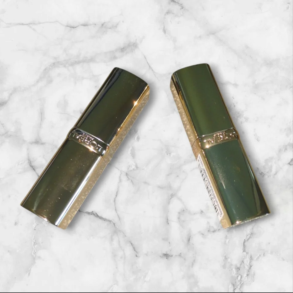 L'Oreal Gold and Green Lipstick Set - Picture 2 of 5